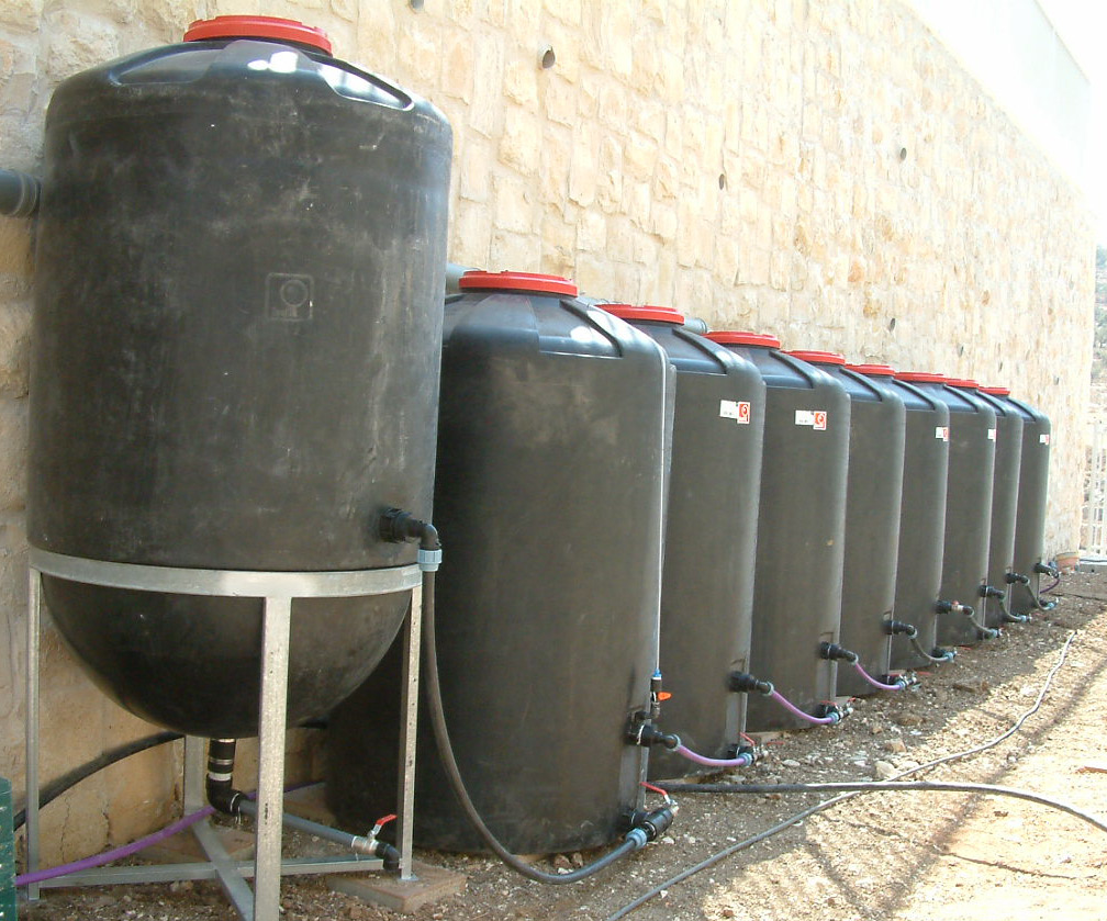 Settling tank and storage